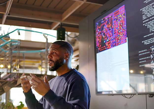 Seamlessly manage collaboration and connectivity to drive productivity and efficiency.